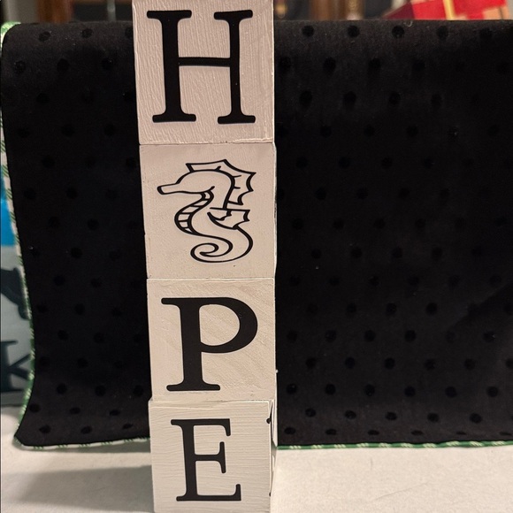 White Block Decor with 4 Designs and 4 words - Picture 12 of 13